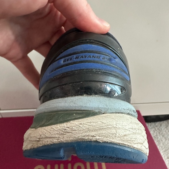 ASICS women’s sneakers - Picture 3 of 6